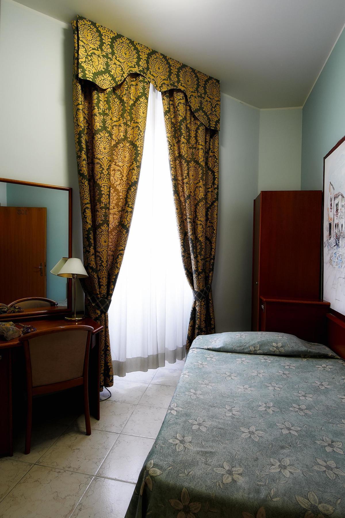 Nazional Rooms Roma Eksteriør bilde
