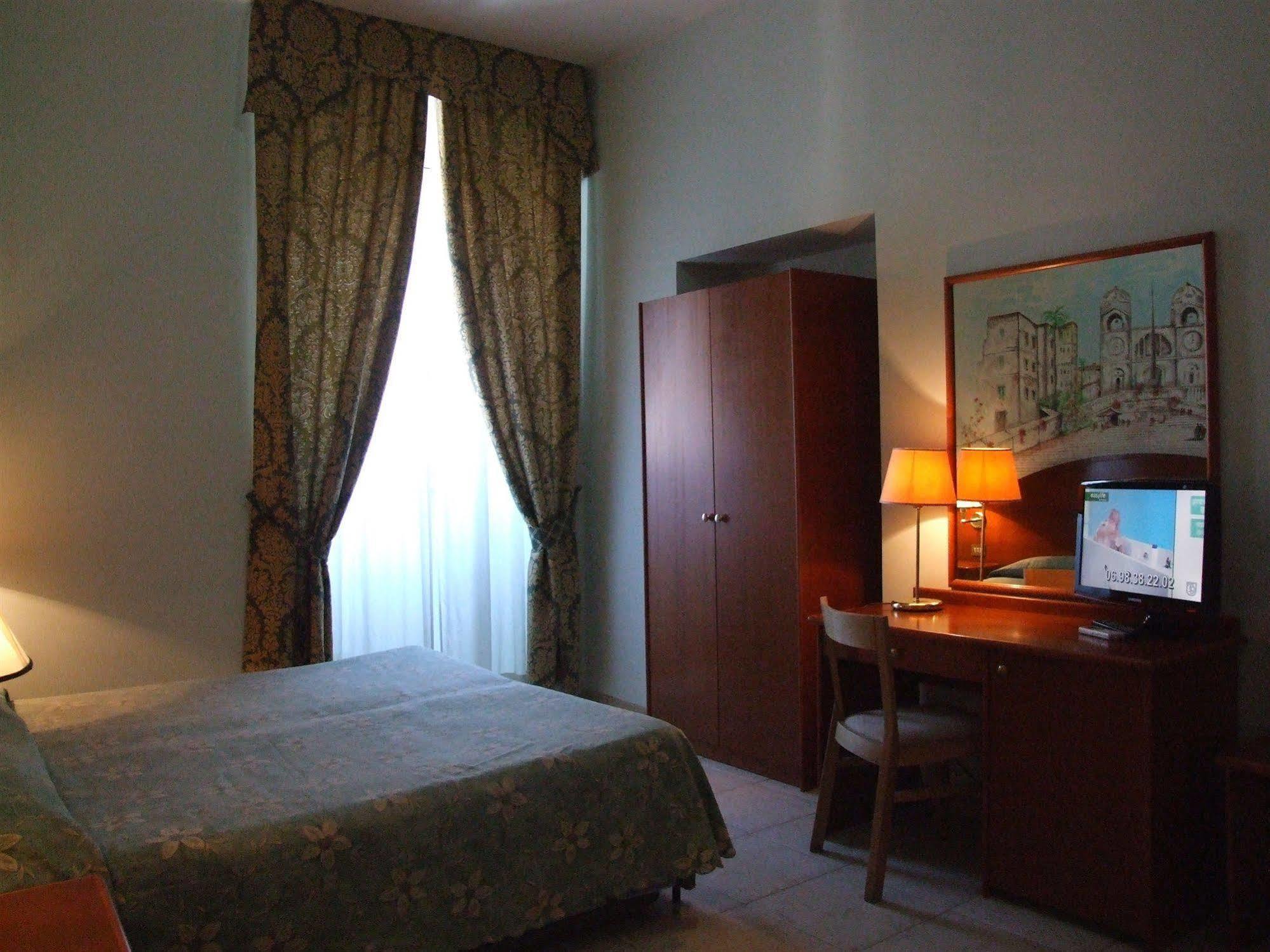 Nazional Rooms Roma Eksteriør bilde