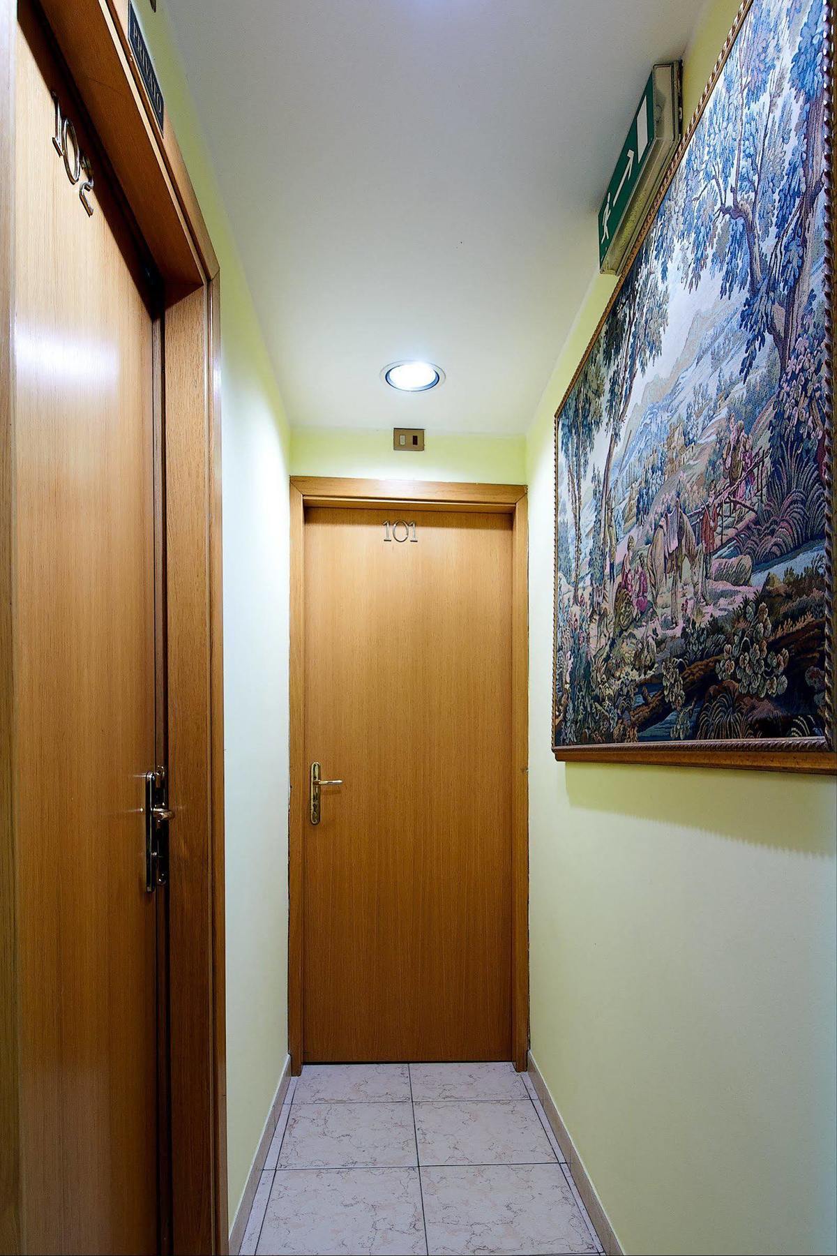 Nazional Rooms Roma Eksteriør bilde